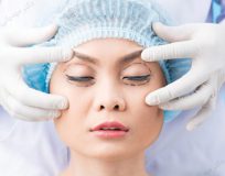 توصیه هایی در مورد مراقبت های بعد از عمل جراحی زیبایی پلک (بلفاروپلاستی) | بیمارستان سیدالشهداء یزد