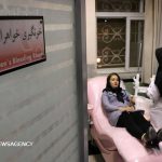 وی ادامه داد: خانمها نیمی از جمعیت کشور را تشکیل میدهند و البته به دلایل مختلف جمعیت سالمتری برای اهدای خون هستند و همچنین یک زن به عنوان ستون خانواده میتواند در تغییر نگرش و آگاهی افزایی اعضای خانواده نسبت به فرهنگ اهدای خون نقش داشته باشد. انتقال خون